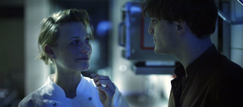 NDR Fernsehen LOVE STEAKS, am Sonntag (28.12.14) um 01:30 Uhr. Lara (Lana Cooper) und Clemens (Franz Rogowski) lernen sich in einem Luxushotel an der Ostsee kennen. – Bild: NDR/Friederike Hohmuth NDR Fernsehen LOVE STEAKS, am Sonntag (28.12.14) um 01:30 Uhr. Lara (Lana Cooper) und Clemens (Franz Rogowski) lernen sich in einem Luxushotel an der Ostsee kennen. – Bild: NDR/Friederike Hohmuth
