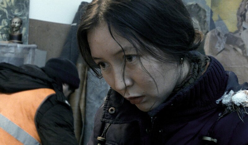 Ayka (Samal Yeslyamova), eine junge Kirgisin, lebt illegal in Moskau. – Bild: ZDF und Jolanta Dylewska./Jolanta Dylewska Ayka (Samal Yeslyamova), eine junge Kirgisin, lebt illegal in Moskau. – Bild: ZDF und Jolanta Dylewska./Jolanta Dylewska