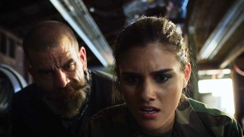 Malachi (Craig Gellis) und Laura (Juliana Destefano) – Bild: Tele 5 Malachi (Craig Gellis) und Laura (Juliana Destefano) – Bild: Tele 5