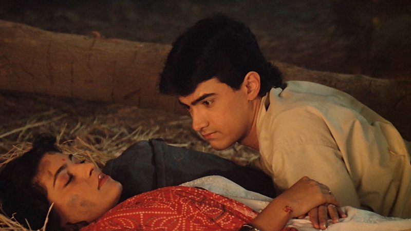 Rashmi (Juhi Chawla, li), Raj (Aamir Khan, re) – Bild: Zee.One Rashmi (Juhi Chawla, li), Raj (Aamir Khan, re) – Bild: Zee.One